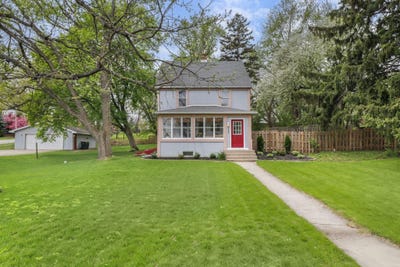 /international/us/139-n-main-street-cottage-grove-wi-110107697832/
