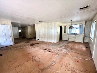 /international/us/5800-hamner-eastvale-ca-110100696603/
