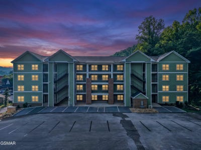 /international/us/329-ownby-street-gatlinburg-tn-110108478294/