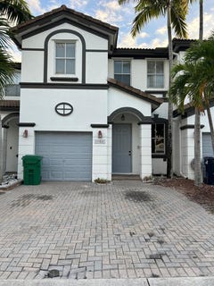 /international/us/11486-nw-77th-street-doral-fl-110106457607/