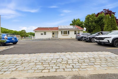 /international/us/1-arrowood-lane-melville-ny-110105193083/