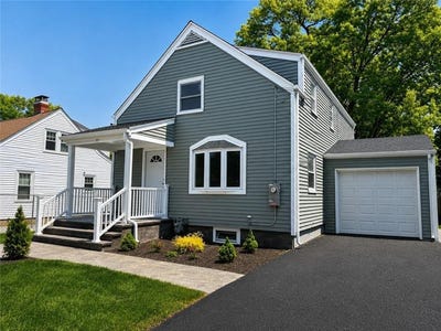 /international/us/77-ash-street-lincoln-ri-110108125416/