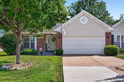 /international/us/30-hunting-manor-drive-st-charles-mo-110109058529/