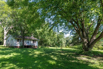 /international/us/46-oak-valley-drive-elizabeth-il-110101402191/