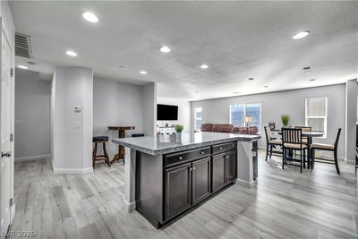 /international/us/1525-spiced-wine-avenue-henderson-nv-110106849504/