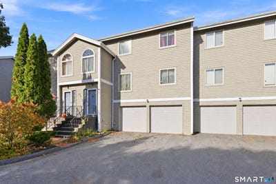 /international/us/111-riverton-road-winchester-ct-110120508300/