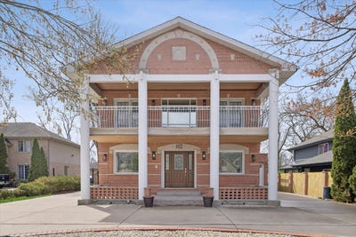 /international/us/9807-w-57th-street-countryside-il-110108608360/