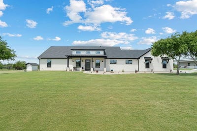 /international/us/132-private-road-2656-walnut-springs-tx-110100625901/