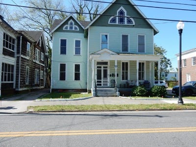 /international/us/219-bank-street-suffolk-va-110099906095/