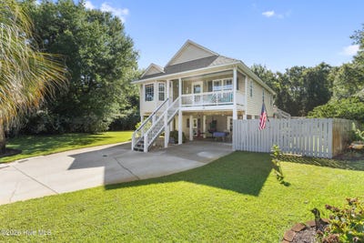 /international/us/401-donzi-court-carolina-beach-nc-110110105630/