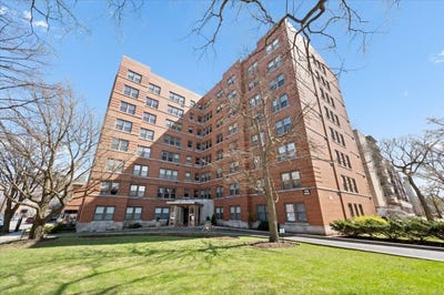 /international/us/1585-ridge-avenue-evanston-il-110107651546/
