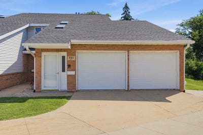 /international/us/2312-pasadena-drive-unit-77-dubuque-ia-110108380878/