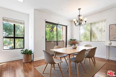/international/us/5322-colodny-dr-agoura-hills-ca-110108551602/?lang=de