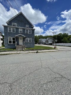 /international/us/604-burgess-street-berlin-nh-110100851129/