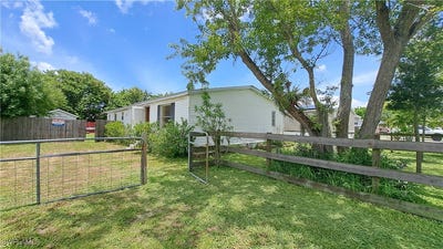 /international/us/832-redish-circle-clewiston-fl-110100122604/