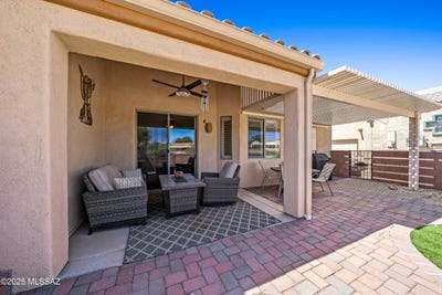 /international/us/666-w-woodfield-court-green-valley-az-110101255730/