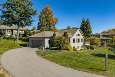 /international/us/237-cushing-road-newmarket-nh-110120559820/