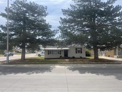 /international/us/2106-allen-street-hays-ks-110108237568/