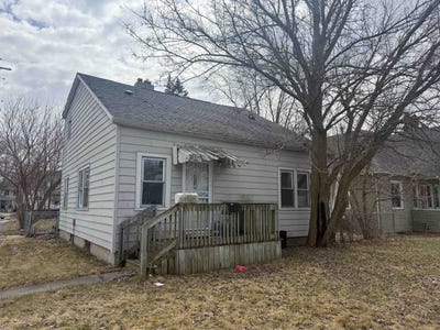 /international/us/2300-jerome-saginaw-mi-110098302438/