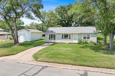 /international/us/720-main-st-towanda-ks-110100882542/