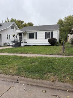 /international/us/2640-avenue-f-council-bluffs-ia-110120581323/