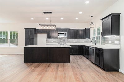 /international/us/201-cardinal-terrace-bull-shoals-ar-110108414400/