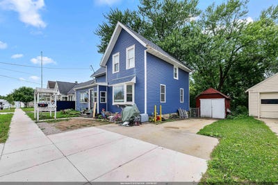 /international/us/218-juneau-street-horicon-wi-110099909333/