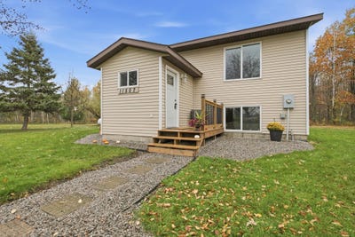 /international/us/11507-230th-street-milaca-mn-110120629650/