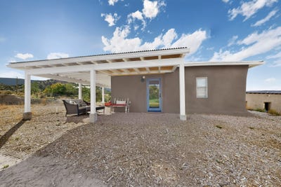 /international/us/6-county-road-163-abiquiu-nm-110120650035/