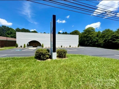 /international/us/2520-w-roosevelt-boulevard-monroe-nc-110095870550/