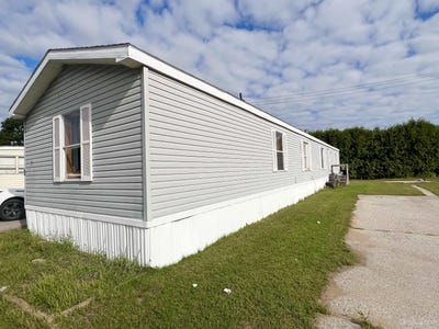 /international/us/1401-n-23rd-9-street-escanaba-mi-110102145441/