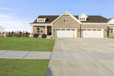 /international/us/16551-kayla-drive-lemont-il-110109039644/