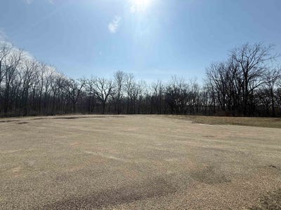 /international/us/9679-w-royal-oaks-court-lena-il-110104823652/