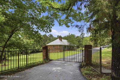 /international/us/217-society-ridge-road-madison-ms-110108856542/