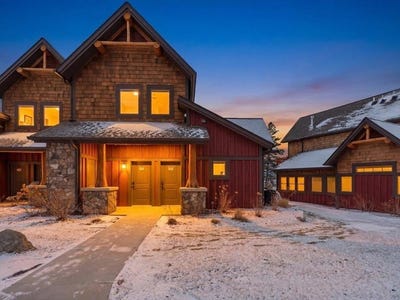 /international/us/-275-trapper-s-landing-lodge-6906-beach-view-lane-nw-walker-mn-110107378406/