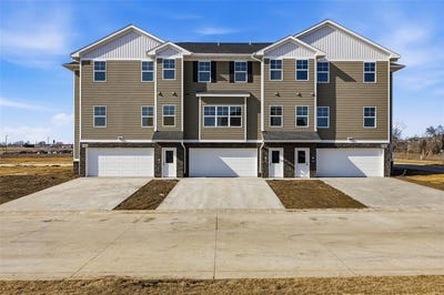 /international/us/8705-lewis-drive-sw-cedar-rapids-ia-110105794834/