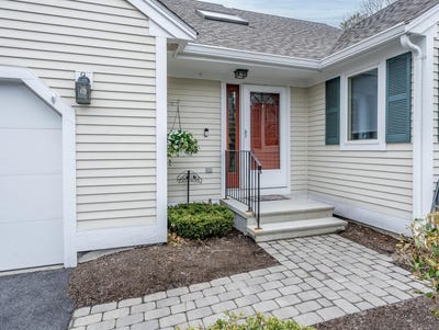 /international/us/3-longwood-road-mashpee-ma-110107350519/