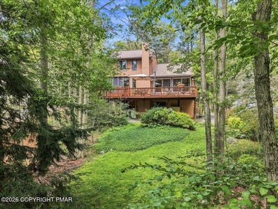 /international/us/6262-lakeview-drive-pocono-pines-pa-110109988979/
