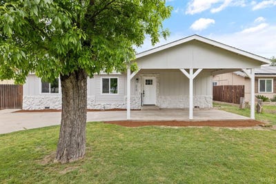 /international/us/215-lombardy-lane-lemoore-ca-110108030297/