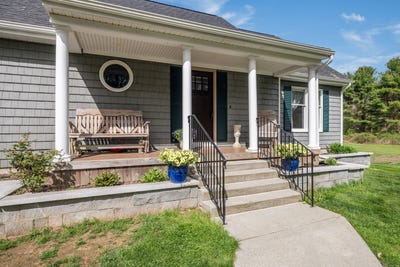 /international/us/183-parker-road-east-haddam-ct-110101096731/