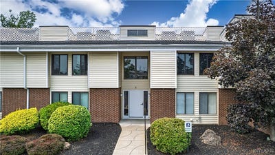 /international/us/7-southcreek-court-amherst-ny-110101450350/