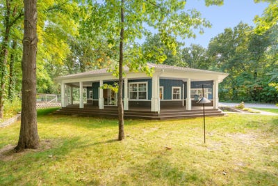 /international/us/1050-102nd-avenue-plainwell-mi-110108068628/