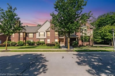 /international/us/28569-carlton-way-drive-novi-mi-110108480198/