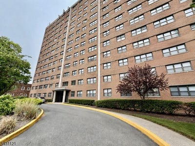 /international/us/1225-kennedy-blvd-bayonne-city-nj-110108122599/