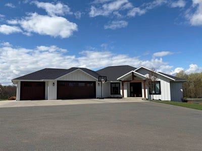 /international/us/212508-sturm-road-stratford-wi-110105385684/