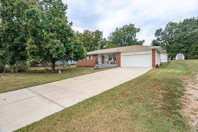 /international/us/111-s-elm-street-walnut-grove-mo-110120086036/