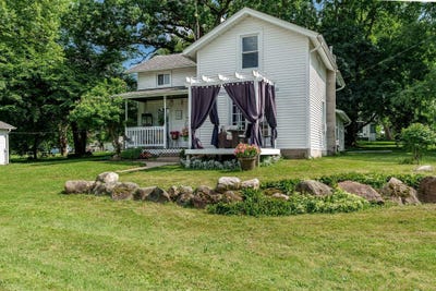 /international/us/8225-w-mill-street-orfordville-wi-110100813683/