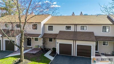 /international/us/5-lily-court-edison-nj-110106787611/