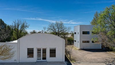 /international/us/407-409-w-san-antonio-st-marfa-tx-110107872747/