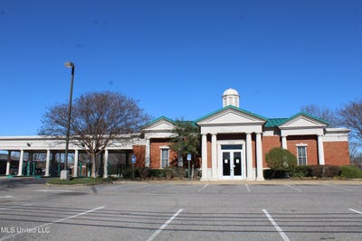 /international/us/2304-goodman-road-horn-lake-ms-110104876952/